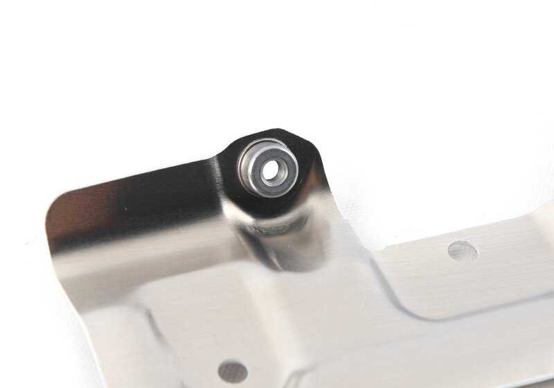 Protector térmico izquierdo OEM 11657856413 para BMW F90, F91, F92, F93, F95, F96. Compatible con motores S63M en modelos M5 y M8. Original BMW.