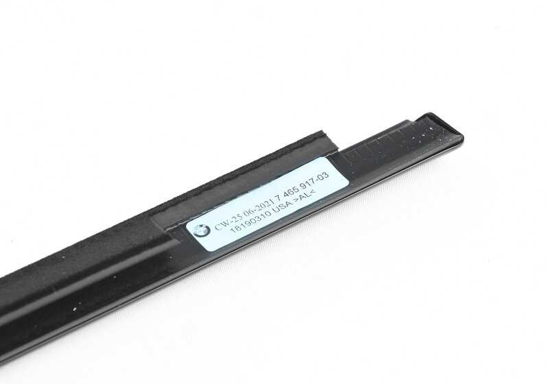 Embellecedor exterior puerta delantera izquierda OEM 51337465917 para BMW F15, F85. Original BMW.