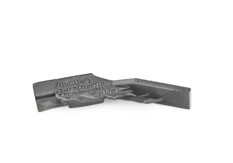 Junta triángulo espejo retrovisor superior derecho OEM 51163400322 para BMW E83. Original BMW.