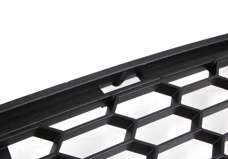 Rejilla lateral izquierda OEM 51118045449 para BMW E82, E88. Pieza original BMW. Ideal para sustituir parte lateral del paragolpes delantero.