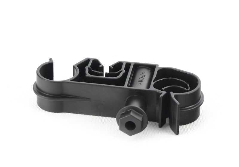 Soporte cable batería B+ OEM 61136935327 para BMW E81, E82, E87, E88, F20, F21, F22, G42, G87, E90, E91, E92, E93, F30, F31, F34, F35, G20, G21, G28, G80, G81, F32, F33, F36, F82, G22, G23, G26, G82, G83, E84, E89, I01, I12, I15, I20. Original BMW.