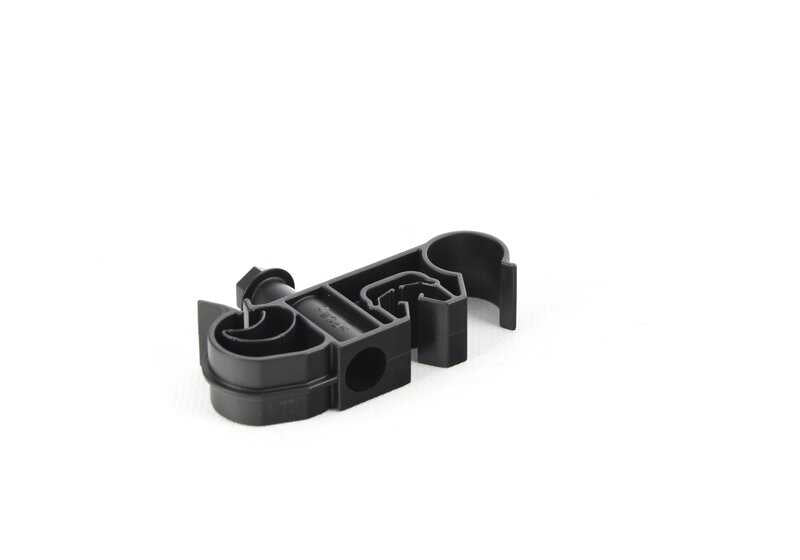 Soporte cable batería B+ OEM 61136935327 para BMW E81, E82, E87, E88, F20, F21, F22, G42, G87, E90, E91, E92, E93, F30, F31, F34, F35, G20, G21, G28, G80, G81, F32, F33, F36, F82, G22, G23, G26, G82, G83, E84, E89, I01, I12, I15, I20. Original BMW.