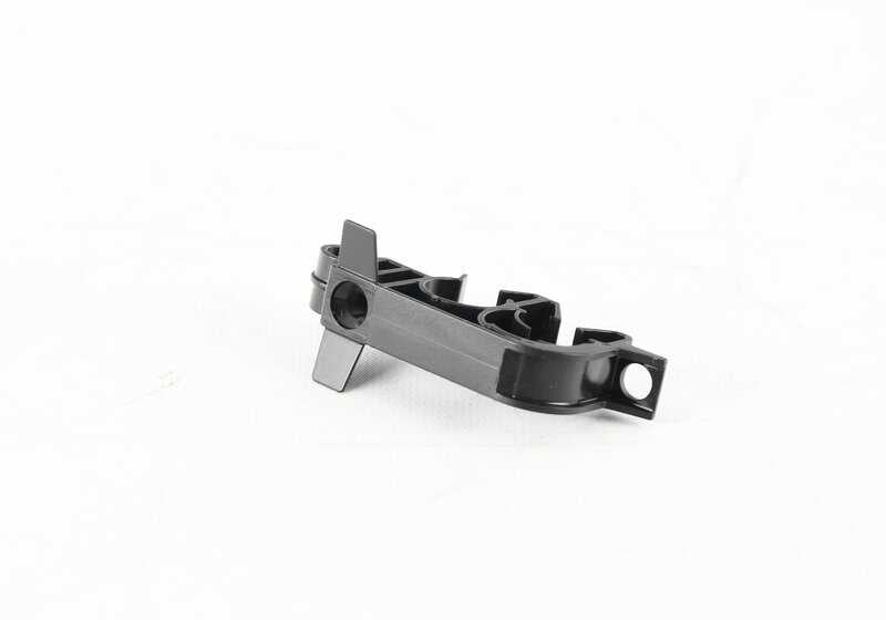 Clip triple para anclaje en depósito de combustible OEM 16127286140 para BMW F20, F21, F22, F23, F87, F30, F31, F34, F35, F80, F32, F33, F36, F82, F83. Original BMW.