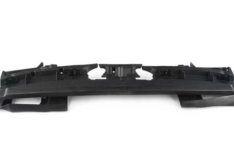 Condotto d'aria superiore del radiatore OEM 51747383845 per la serie BMW 5 (G30, G31) e BMW M5 (F90). BMW originale.