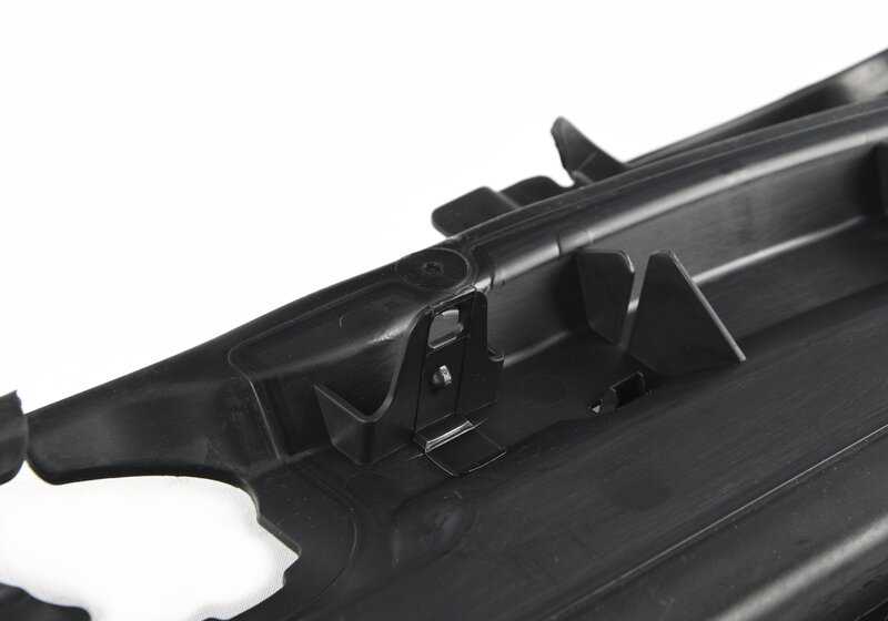 Condotto d'aria superiore del radiatore OEM 51747383845 per la serie BMW 5 (G30, G31) e BMW M5 (F90). BMW originale.