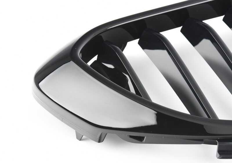 Parrilla delantera M Performance derecha negra brillo OEM 51719626586 para BMW G30, G31. Ideal para personalizar con estilo deportivo. Original BMW.