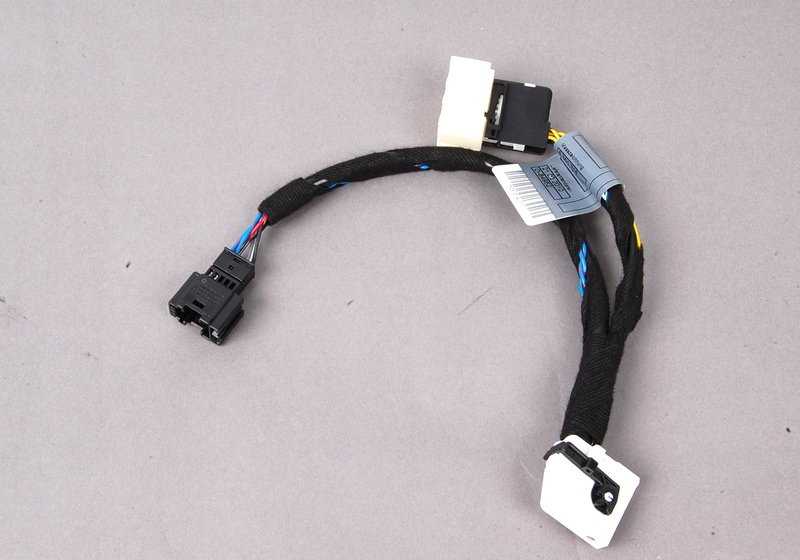 Cable adaptador OEM 61128381219 para BMW E38. Original BMW.