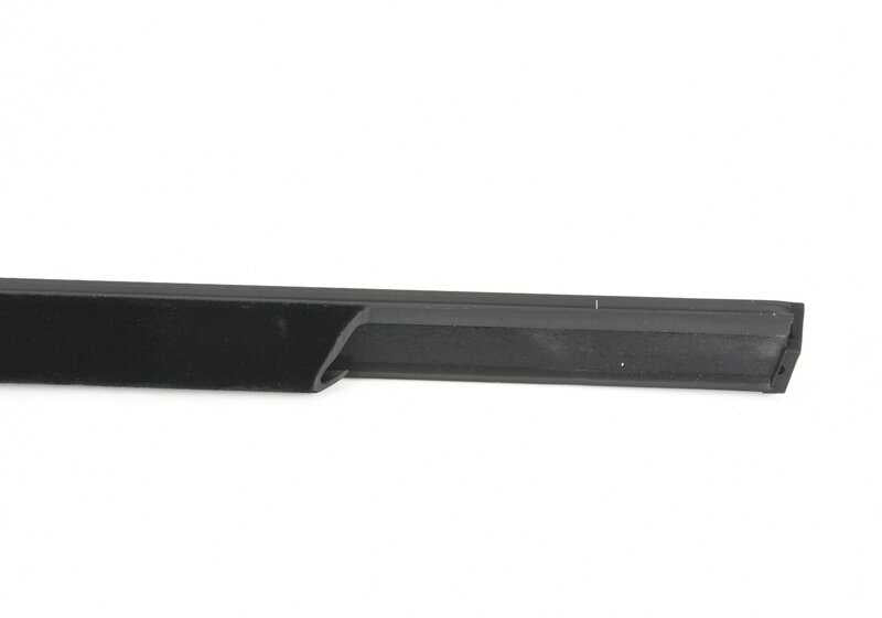 Cubre moldura exterior de la puerta trasera derecha OEM 51352990316 para BMW E84. Original BMW.