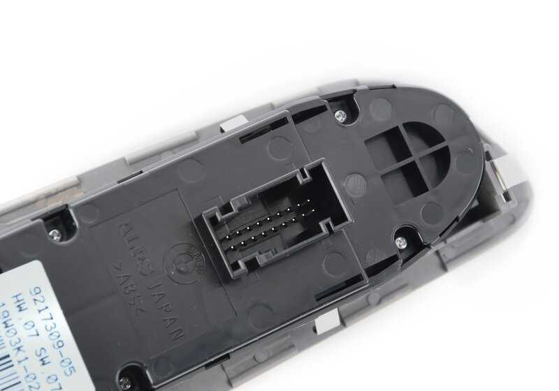 Interruptor elevalunas beige OEM 61319217309 para BMW E88. Recambio original BMW.