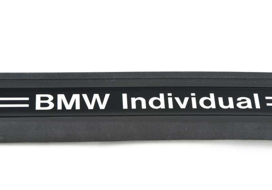 Embellecedor entrada puerta delantera izquierda OEM 51477893359 para BMW E39. Original BMW.