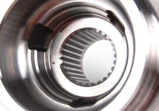 Brida de salida del diferencial OEM 33412225510 para BMW E30. Original BMW.