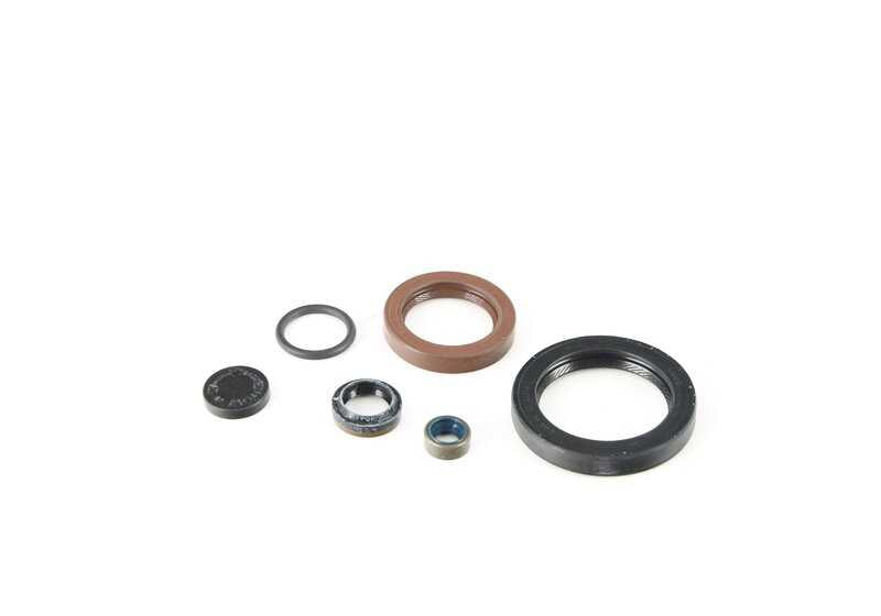 Juego de juntas sin asbesto OEM 23129065642 para BMW E12, E28, E24, E23. Compatible con múltiples cajas de cambio manuales de 4 y 5 marchas. Original BMW.