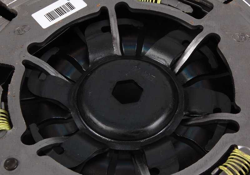 Kit de embrague completo OEM 21207587368 para BMW E82, E88, E90, E91, E92, E93, E60, E61, E85, E89. Incluye disco y prensa. Para modelos con motor N52K. Original BMW.