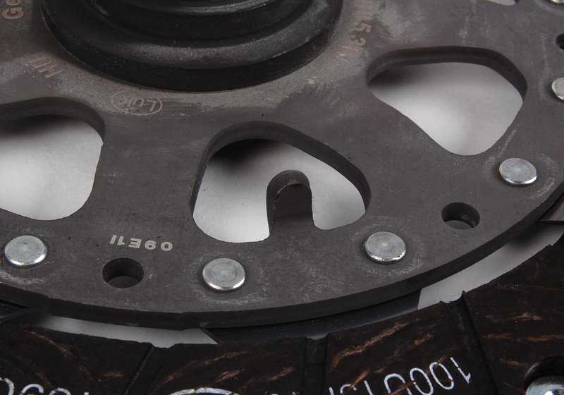 Kit de embrague completo OEM 21207587368 para BMW E82, E88, E90, E91, E92, E93, E60, E61, E85, E89. Incluye disco y prensa. Para modelos con motor N52K. Original BMW.