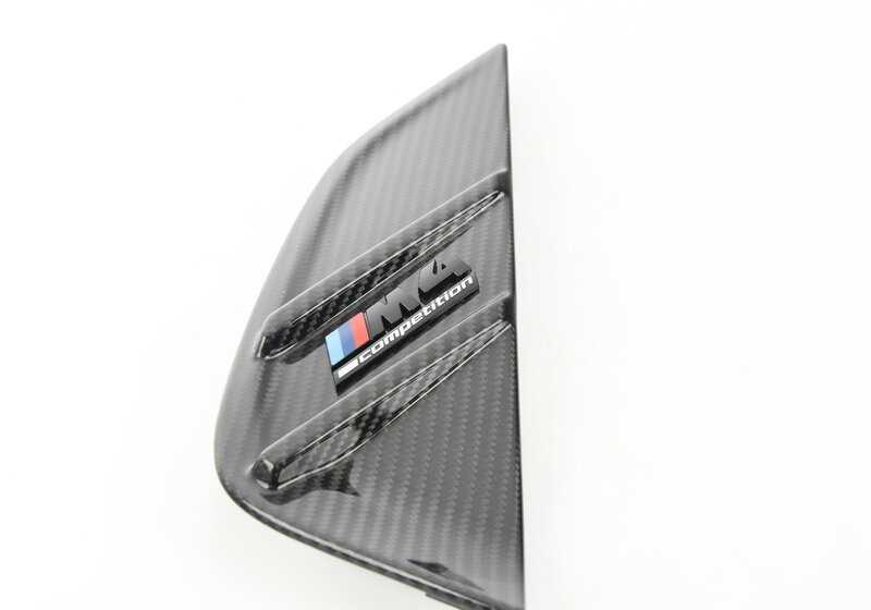 M Performance Embellose Air Input Flossen für BMW G82, G83. Original BMW.