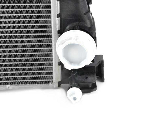 Radiador de refrigerante OEM 17118743664 para BMW G30, G30N, G31, G32, G11, G12. Recambio original BMW.