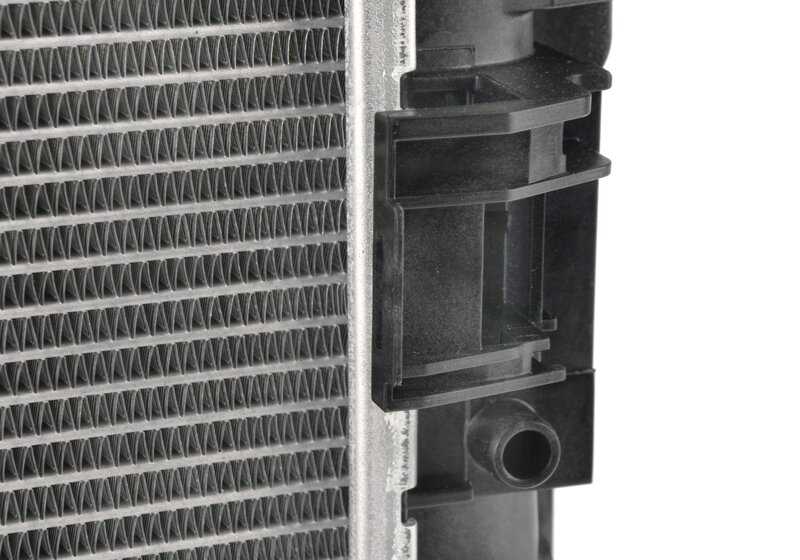 Radiador de refrigerante OEM 17118743664 para BMW G30, G30N, G31, G32, G11, G12. Recambio original BMW.