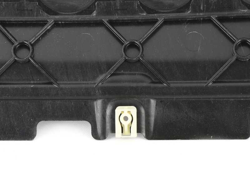 Cubierta inferior del motor OEM 51758060098 para BMW F91, F92, F93 M8 Competition. Pieza original BMW.