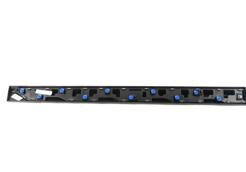 Moldura lateral puerta delantera derecha OEM 51138499210 para BMW G01 y G02. Pieza original BMW.