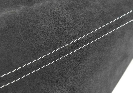 Backup -Sitz M Performance OEM 52105A40304 für BMW G20 {316d, 318d}. Helles Kohlenstofffinish und Abwasserkanal. Innenästhetikum Verbesserung mit dem Sportstil. Original BMW.