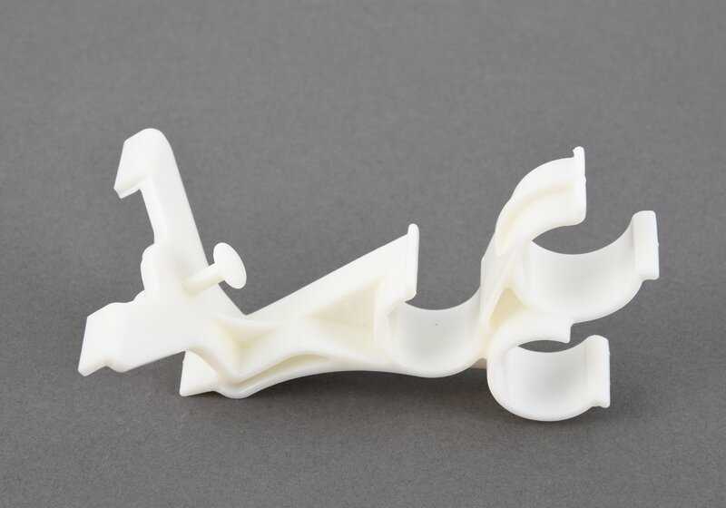 Soporte del radiador OEM 17128670903 para BMW 5er F90 M5 (todos los modelos) y G30 520e/520i (todos los modelos). Compatible con versiones automáticas y tracción total o trasera. Pieza original BMW.