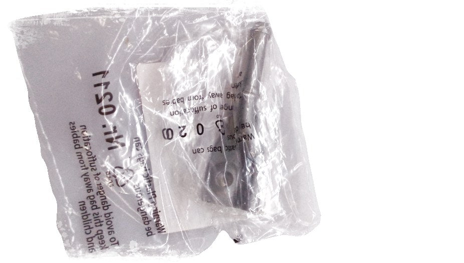 Soporte de escape OEM 18207581120 para BMW E82, E88, E84. Pieza original BMW diseñada para fijación del sistema de escape en modelos específicos.