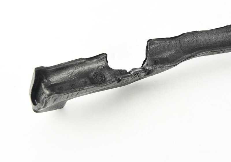 Junta lateral derecha OEM 51487322918 para BMW F34, F34N. Original BMW.