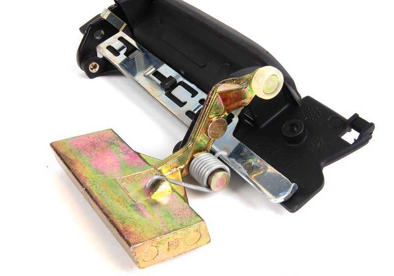 Saída Mueta Porta esquerda OEM 51221928207 Para BMW E34 {518i, 520i}. Compatível com modelos feitos entre 1987 e 1996. Substituição original da BMW.