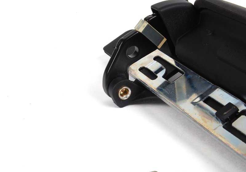 Saída Mueta Porta esquerda OEM 51221928207 Para BMW E34 {518i, 520i}. Compatível com modelos feitos entre 1987 e 1996. Substituição original da BMW.