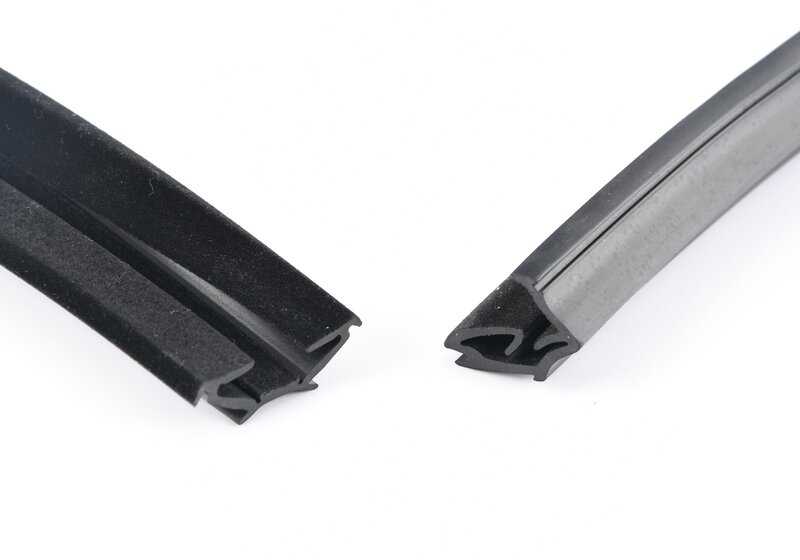 OEM 51321908975 Guia da janela esquerda para BMW 7 E32 (730I, 730IL, 740I, 740YL) com diferentes versões motoras. BMW original.