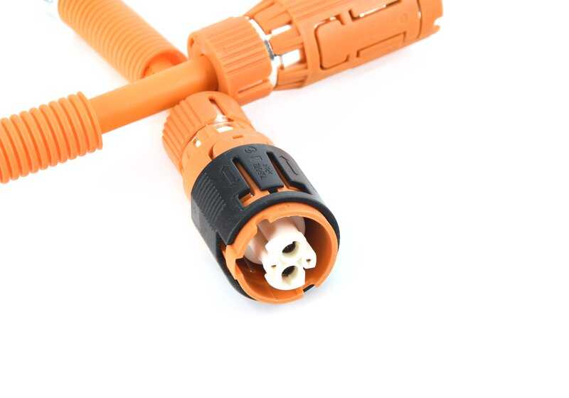 Cable de alta tensión para compresor de aire acondicionado eléctrico OEM 61126840447 para BMW i3 I01 (60Ah, 94Ah, 120Ah) con REX. Modelos compatibles: 1Z41, 1Z42, 1Z81, 1Z82, 7Z41, 7Z42, 8P41, 8P42, 8P81, 8P82. Original BMW.