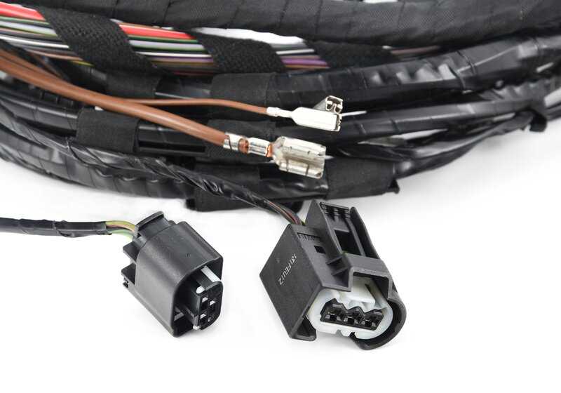 Conjunto de cabos de substituição, área do amortecedor esquerdo para BMW E81, E82, E87, E87N, E88, E90N, E91N, E92, E93 (OEM 61129206018). BMW originais.
