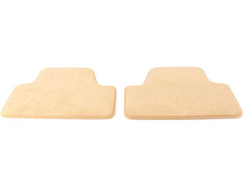 Alfombrillas traseras color beige OEM 51477910610 para BMW F33 y F83. Accesorio original BMW.