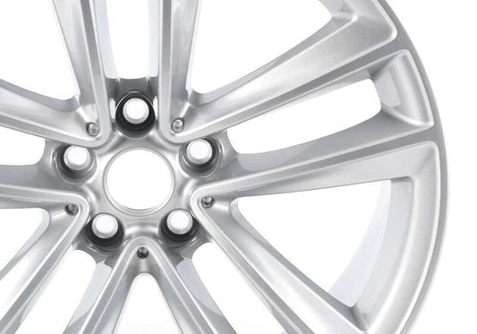 Tire en alliage d'origine BMW 19 "Double Radio 630 OEM 36116883159 pour BMW G32, G32N, G11, G11n, G12, G12N. Compatible avec les capteurs RDC. Comprend des tapacubos et des vis. Finition en argent réflexe. BMW d'origine.