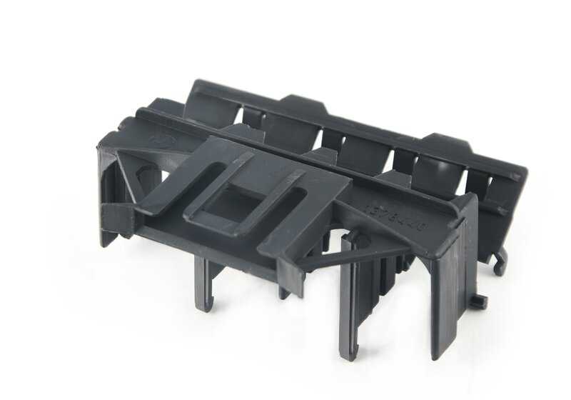 Suporte ao conector elétrico OEM 61131378440 para BMW E34, E32, Z1. Peça original da BMW.