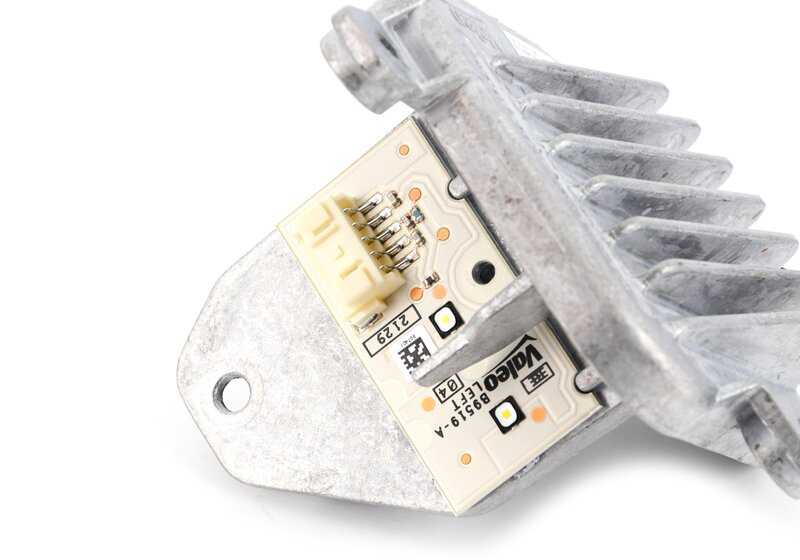 Módulo LED luz diurna izquierda OEM 63117489237 para BMW F39 X2. Original BMW.