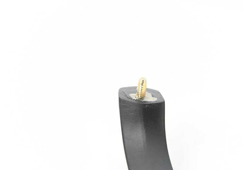 Reposabrazos delantero izquierdo negro OEM 51411885263 para BMW E28. Original BMW.