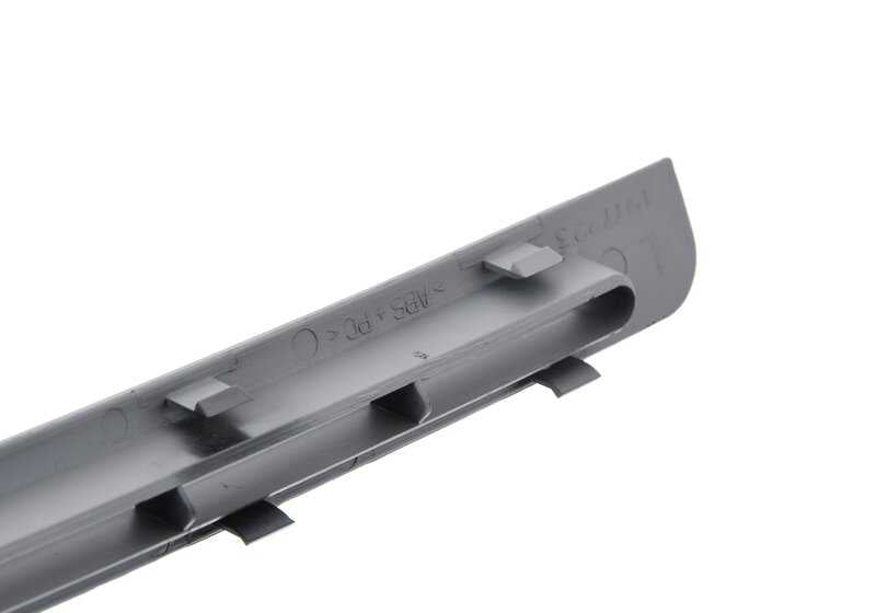 Linksluftabfahrung linker Verteidiger OEM 64228132323 für BMW E36. Dunkelgraue Farbe. Originaler BMW Ersatz.