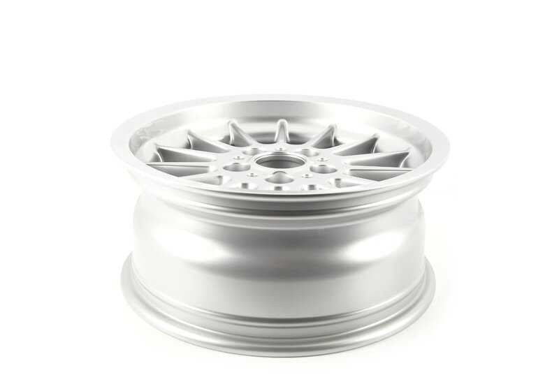 Llanta de aleación Radial Styling 32 OEM 36111093521 para BMW E39. Original BMW.