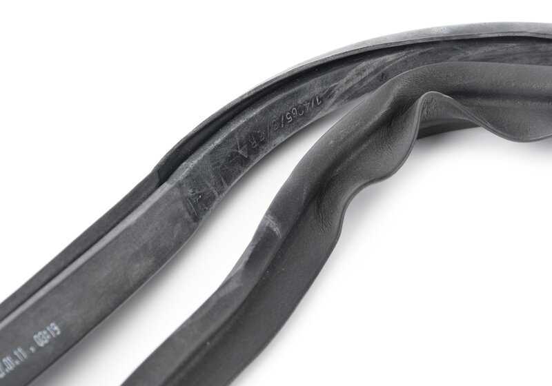 Junta de puerta derecha OEM 51221928710 para BMW E32 730i, 730iA (todos los modelos y variantes indicados). Original BMW.