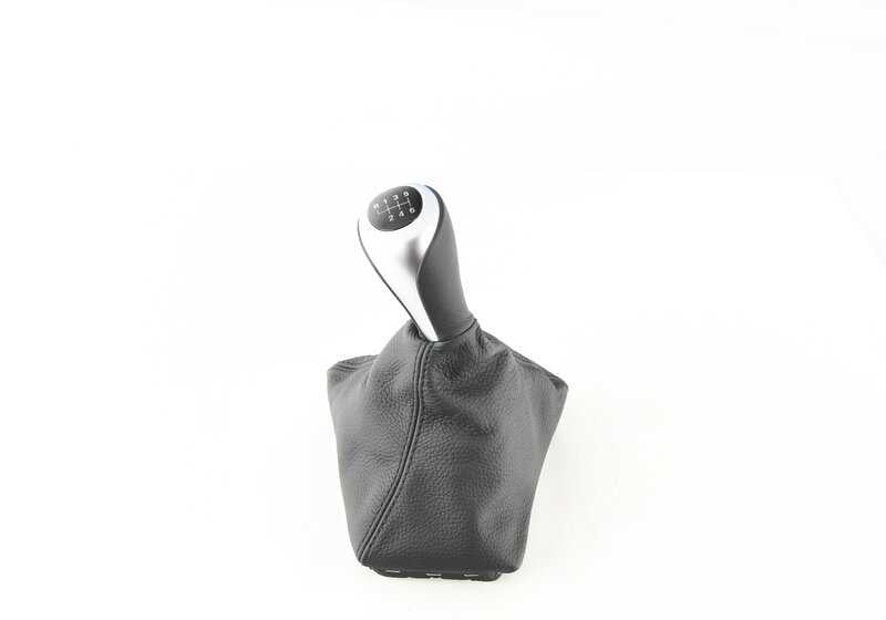 Pomo cambio 6 marchas en piel con embellecedor cromado OEM 25117592906 para BMW F10, F11. Original BMW.