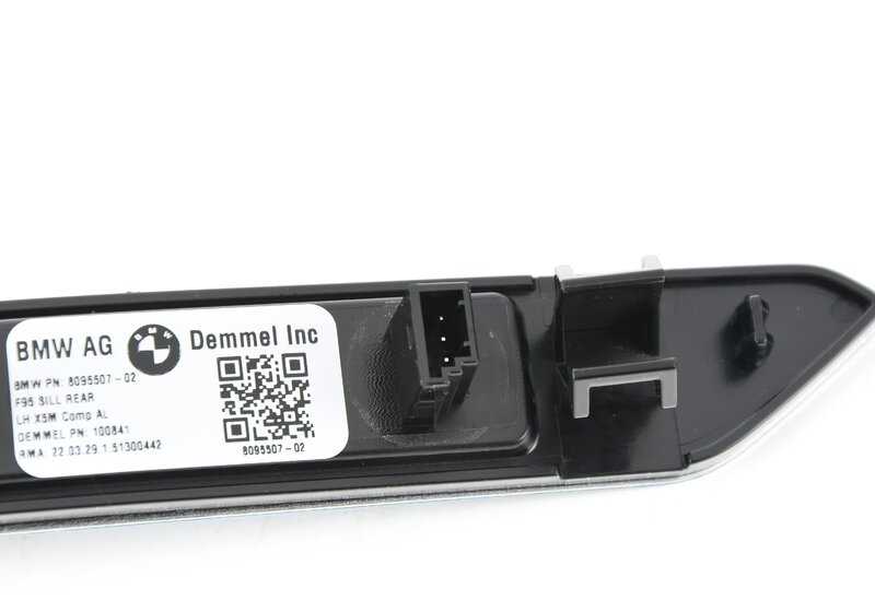 Einleger entrada trasera izquierda OEM 51478095507 para BMW F95. Original BMW.