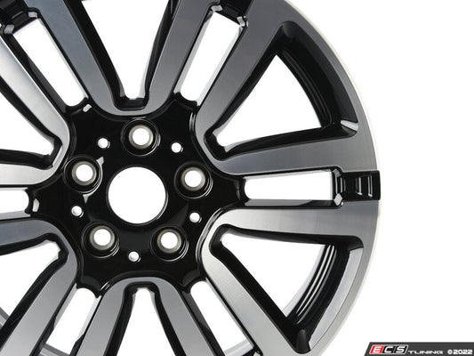 Cerchio in lega 17" 7J ET54 Jet Black Uni OEM 36106873929 per MINI F55, F56, F57, F56 BEV, F56 LCI, F55 LCI, F57 LCI... e altro. MINI originale.