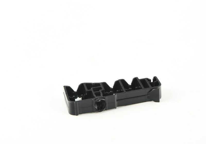 Clip fijación combustible OEM 16127359194 para BMW G20, G21, F90, G30, G31, G32, G11, G12, F91, F92, F93, G14, G15, G16, G05, G06, G07, Serie 2 G42. Original BMW.