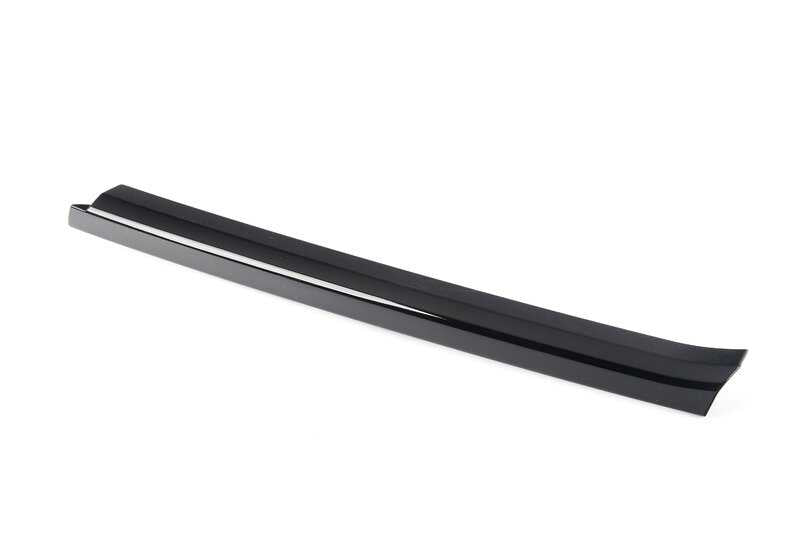 Embellecedor lateral izquierdo C del pilar trasero OEM 51137390189 para MINI F60 (Cooper, modelos desde 2016 hasta 2024). Pieza original MINI.