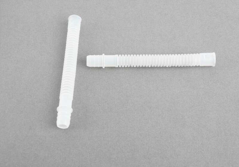 Tubo desagüe agua OEM 54377187745 para BMW E93, F33, F83. Evita filtraciones en el techo duro retráctil. Original BMW.