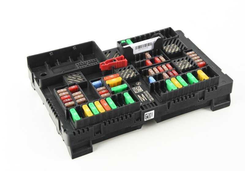 Distribuidor eléctrico trasero OEM 61149377503 para BMW G30, G31, G38, G11, G12. Original BMW.