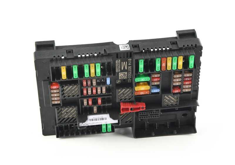 Distribuidor eléctrico trasero OEM 61149377503 para BMW G30, G31, G38, G11, G12. Original BMW.