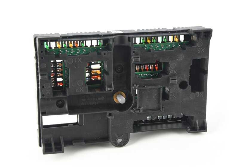 Distribuidor eléctrico trasero OEM 61149377503 para BMW G30, G31, G38, G11, G12. Original BMW.