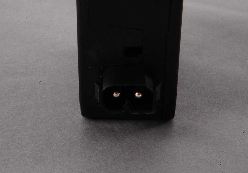 Motore a spina di riempimento di carburante OEM 67116987625 per BMW 5 E39 E39 e 7 E38 Serie. BMW originale.
